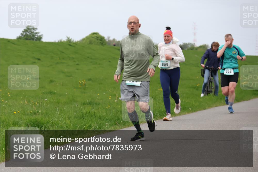 04.05.2025 - 8. Wedeler Halbmarathon Lena Gebhardt http://msf.ph/oto/7835973 04.05.2025 11:29:34 Laufen 864, 724 meine-sportfotos.de