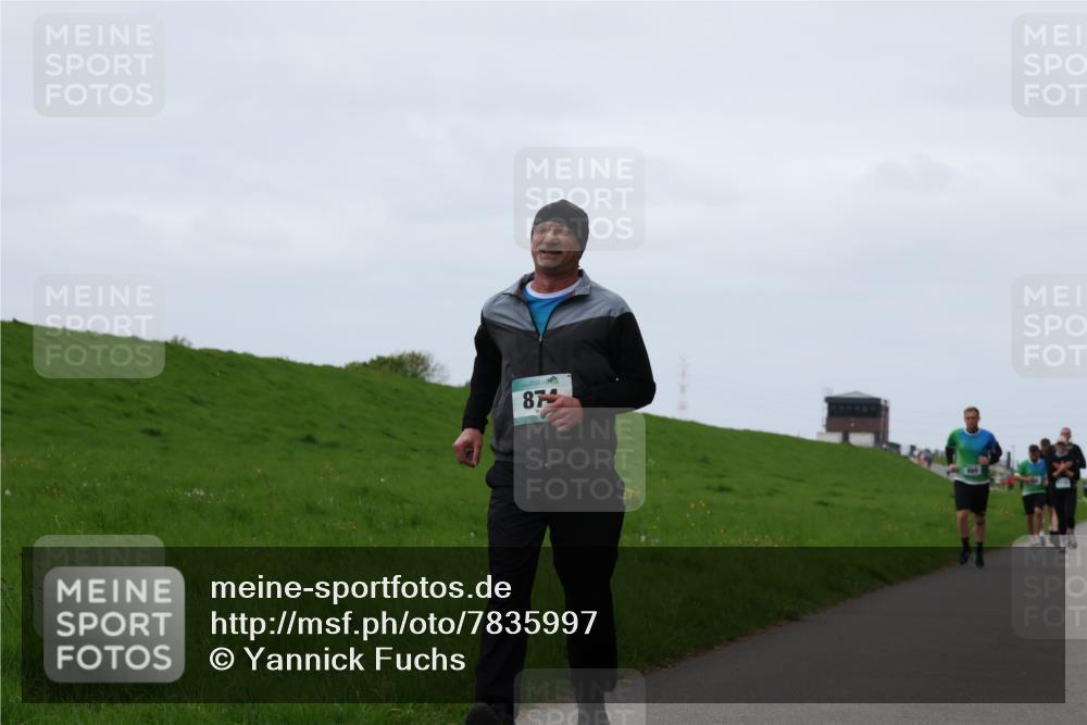 04.05.2025 - 8. Wedeler Halbmarathon Yannick Fuchs http://msf.ph/oto/7835997 04.05.2025 11:23:43 Laufen 874 meine-sportfotos.de