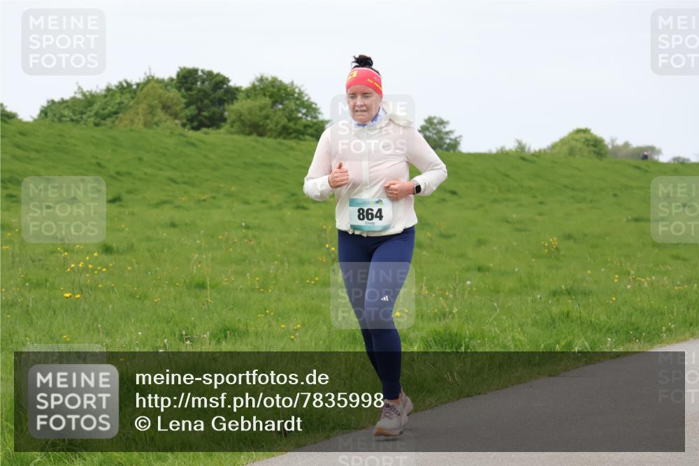 04.05.2025 - 8. Wedeler Halbmarathon Lena Gebhardt http://msf.ph/oto/7835998 04.05.2025 11:29:38 Laufen 864 meine-sportfotos.de