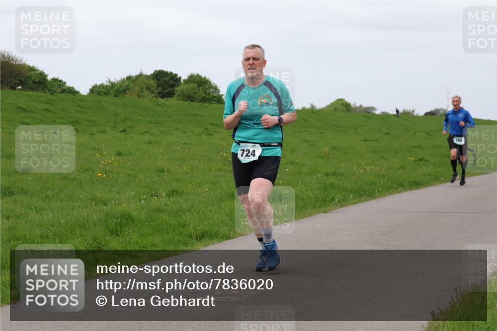 04.05.2025 - 8. Wedeler Halbmarathon Lena Gebhardt http://msf.ph/oto/7836020 04.05.2025 11:29:40 Laufen 724, 789 meine-sportfotos.de
