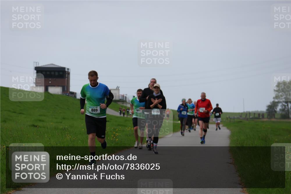 04.05.2025 - 8. Wedeler Halbmarathon Yannick Fuchs http://msf.ph/oto/7836025 04.05.2025 11:23:45 Laufen 8895, 886, 1141, 1175 meine-sportfotos.de