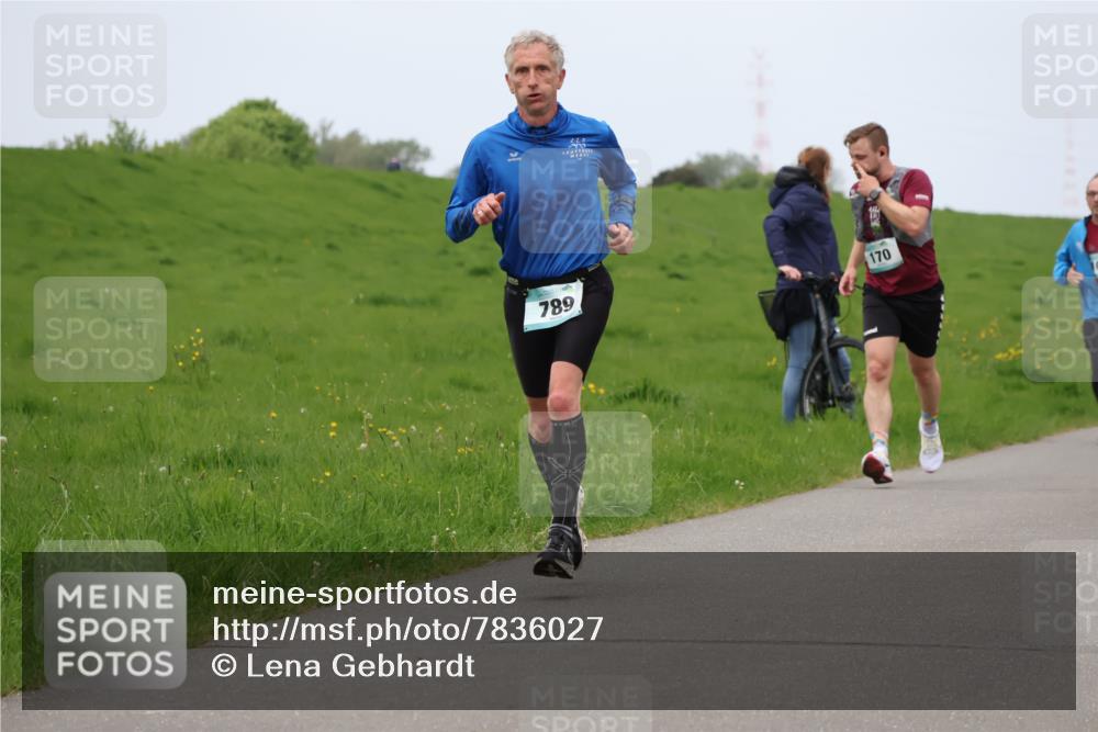 04.05.2025 - 8. Wedeler Halbmarathon Lena Gebhardt http://msf.ph/oto/7836027 04.05.2025 11:29:42 Laufen 789, 170 meine-sportfotos.de