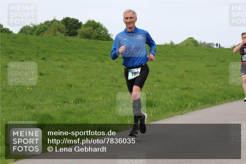 04.05.2025 - 8. Wedeler Halbmarathon Lena Gebhardt http://msf.ph/oto/7836035 04.05.2025 11:29:44 Laufen 789, 17 meine-sportfotos.de