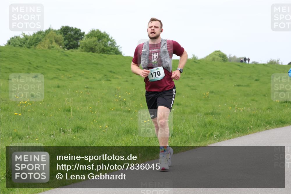 04.05.2025 - 8. Wedeler Halbmarathon Lena Gebhardt http://msf.ph/oto/7836045 04.05.2025 11:29:47 Laufen 170 meine-sportfotos.de