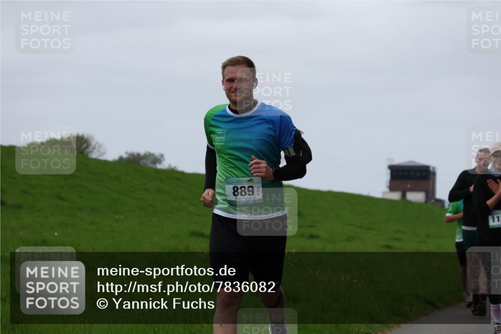 04.05.2025 - 8. Wedeler Halbmarathon Yannick Fuchs http://msf.ph/oto/7836082 04.05.2025 11:23:52 Laufen 889, 23, 11 meine-sportfotos.de