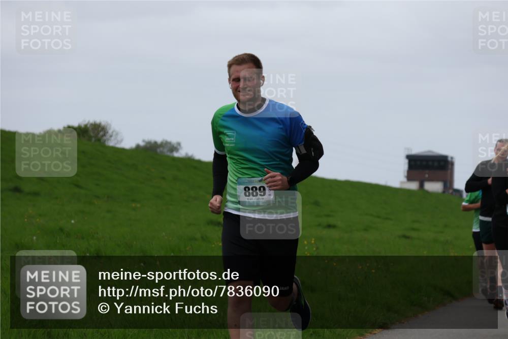 04.05.2025 - 8. Wedeler Halbmarathon Yannick Fuchs http://msf.ph/oto/7836090 04.05.2025 11:23:52 Laufen 889 meine-sportfotos.de