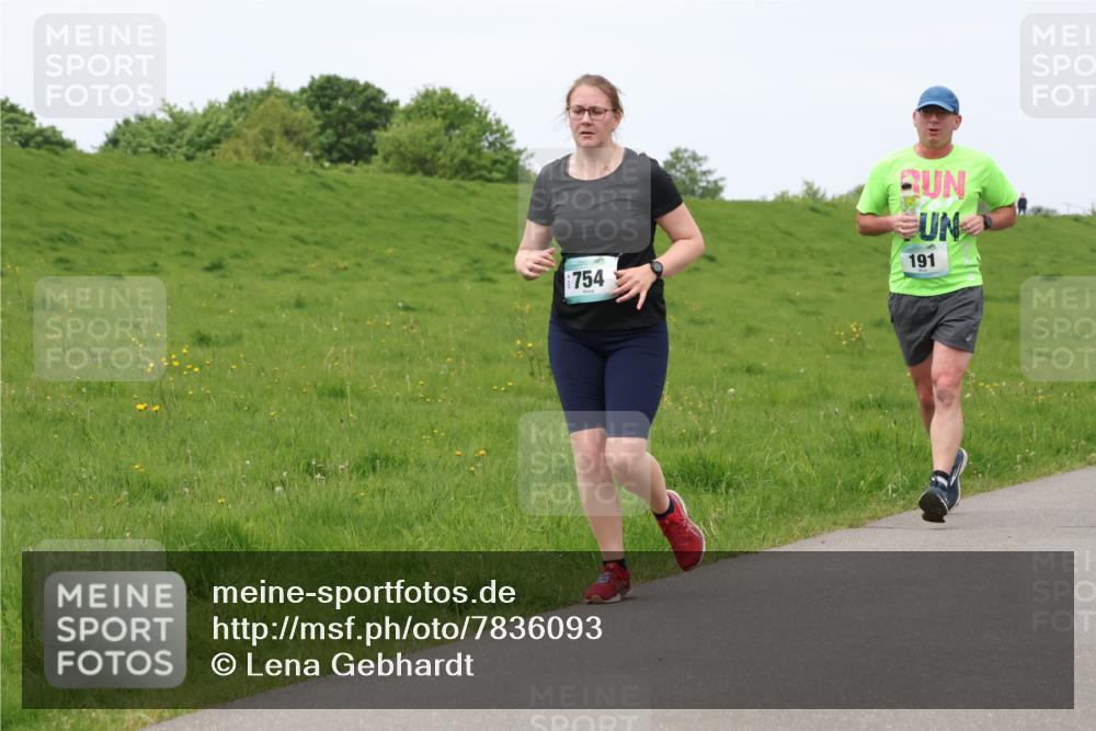 04.05.2025 - 8. Wedeler Halbmarathon Lena Gebhardt http://msf.ph/oto/7836093 04.05.2025 11:30:01 Laufen 754, 191 meine-sportfotos.de