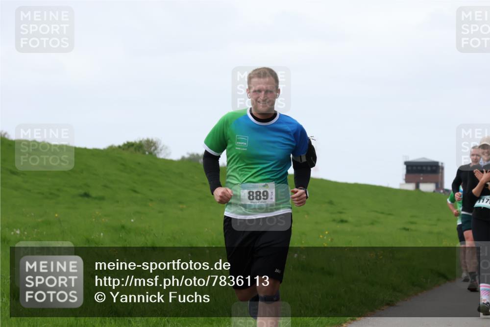 04.05.2025 - 8. Wedeler Halbmarathon Yannick Fuchs http://msf.ph/oto/7836113 04.05.2025 11:23:53 Laufen 889, 117 meine-sportfotos.de