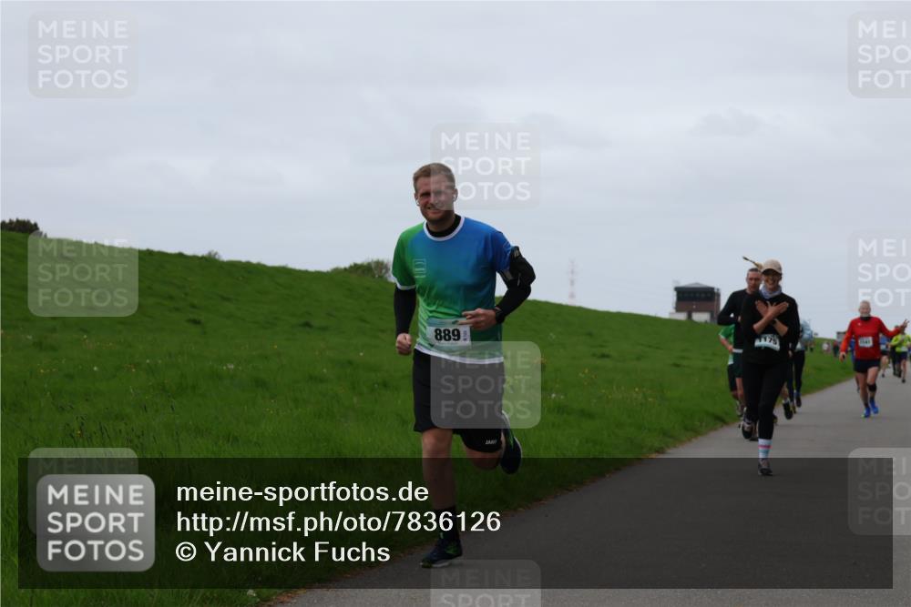 04.05.2025 - 8. Wedeler Halbmarathon Yannick Fuchs http://msf.ph/oto/7836126 04.05.2025 11:23:53 Laufen 889, 1175 meine-sportfotos.de