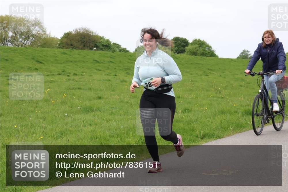 04.05.2025 - 8. Wedeler Halbmarathon Lena Gebhardt http://msf.ph/oto/7836151 04.05.2025 11:30:05 Laufen 385 meine-sportfotos.de