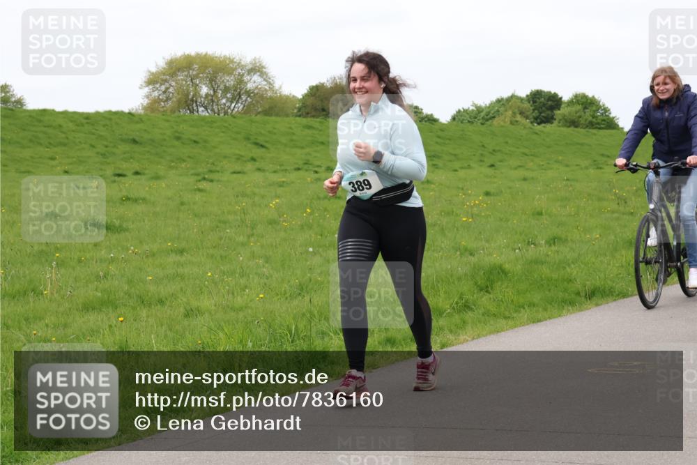 04.05.2025 - 8. Wedeler Halbmarathon Lena Gebhardt http://msf.ph/oto/7836160 04.05.2025 11:30:06 Laufen 389 meine-sportfotos.de