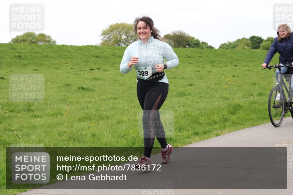 04.05.2025 - 8. Wedeler Halbmarathon Lena Gebhardt http://msf.ph/oto/7836172 04.05.2025 11:30:06 Laufen 389 meine-sportfotos.de