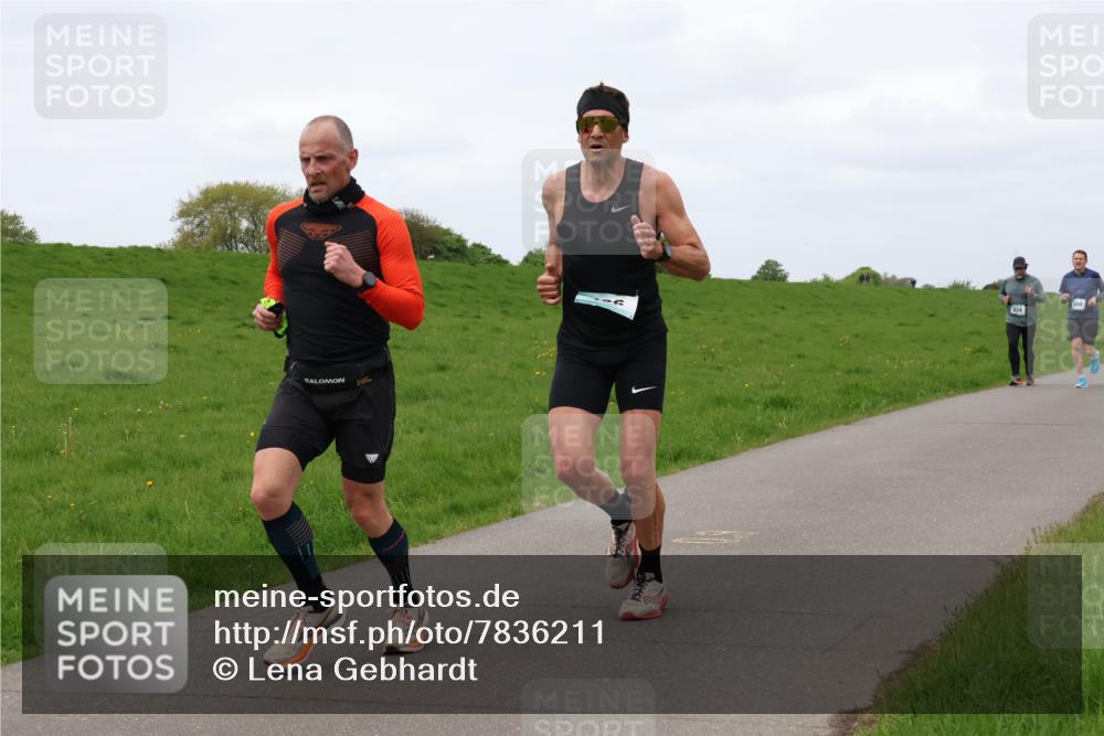 04.05.2025 - 8. Wedeler Halbmarathon Lena Gebhardt http://msf.ph/oto/7836211 04.05.2025 11:30:10 Laufen  meine-sportfotos.de