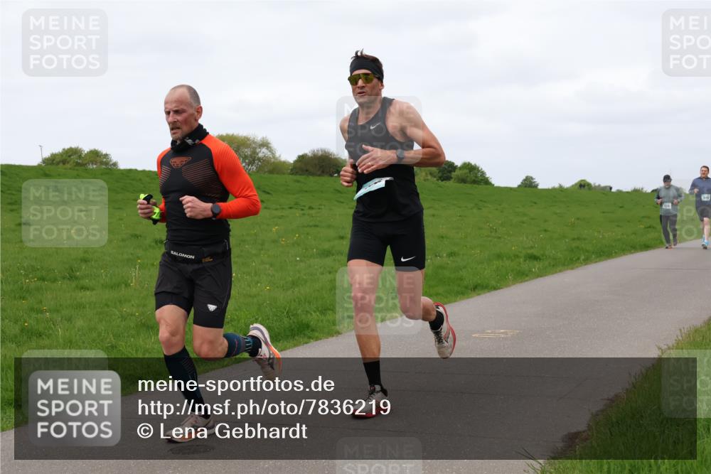 04.05.2025 - 8. Wedeler Halbmarathon Lena Gebhardt http://msf.ph/oto/7836219 04.05.2025 11:30:10 Laufen 824 meine-sportfotos.de