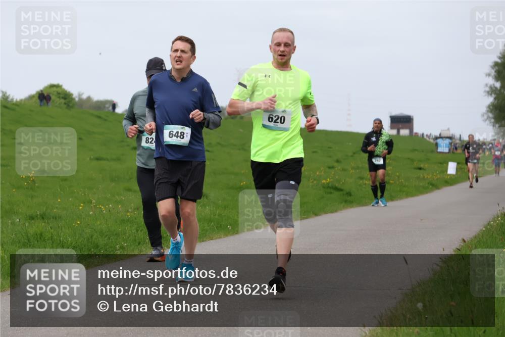 04.05.2025 - 8. Wedeler Halbmarathon Lena Gebhardt http://msf.ph/oto/7836234 04.05.2025 11:30:12 Laufen 82, 648, 620, 267 meine-sportfotos.de