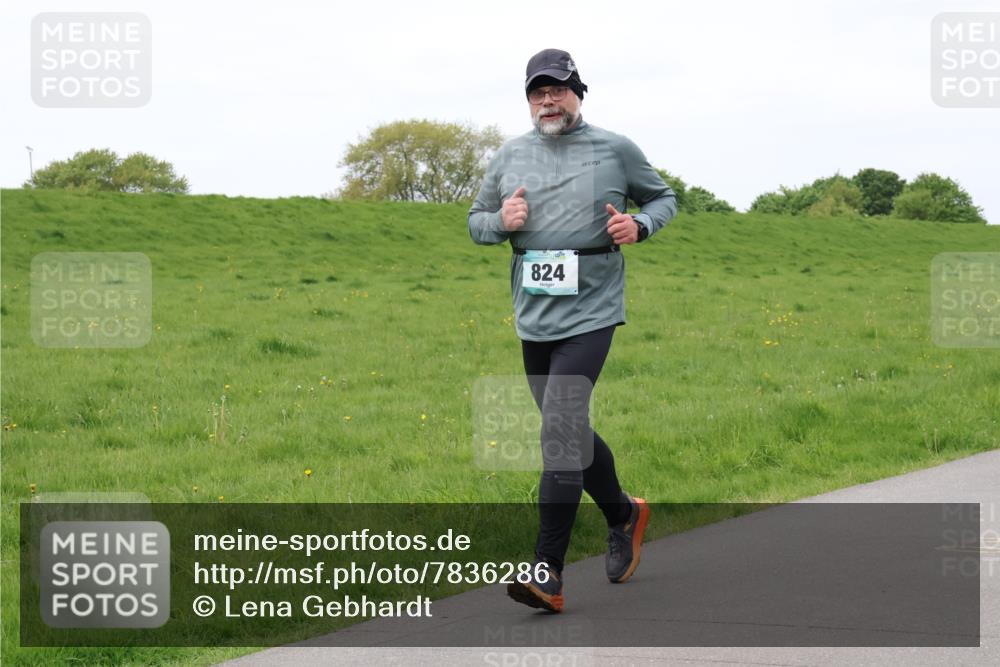 04.05.2025 - 8. Wedeler Halbmarathon Lena Gebhardt http://msf.ph/oto/7836286 04.05.2025 11:30:18 Laufen 824 meine-sportfotos.de