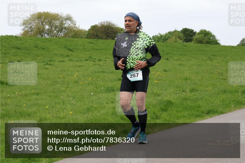 04.05.2025 - 8. Wedeler Halbmarathon Lena Gebhardt http://msf.ph/oto/7836320 04.05.2025 11:30:28 Laufen 267 meine-sportfotos.de