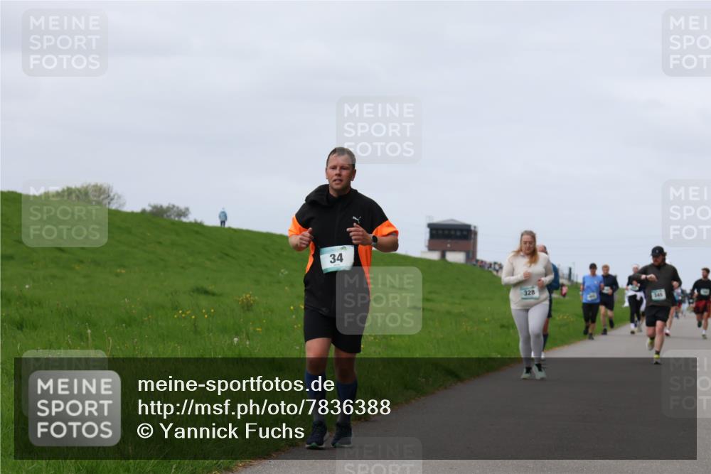 04.05.2025 - 8. Wedeler Halbmarathon Yannick Fuchs http://msf.ph/oto/7836388 04.05.2025 11:45:32 Laufen 34, 328 meine-sportfotos.de