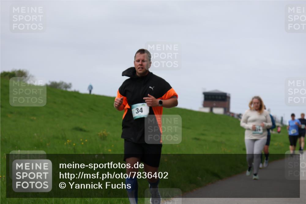 04.05.2025 - 8. Wedeler Halbmarathon Yannick Fuchs http://msf.ph/oto/7836402 04.05.2025 11:45:32 Laufen 34 meine-sportfotos.de