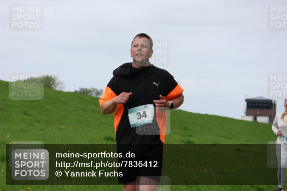 04.05.2025 - 8. Wedeler Halbmarathon Yannick Fuchs http://msf.ph/oto/7836412 04.05.2025 11:45:33 Laufen 34 meine-sportfotos.de