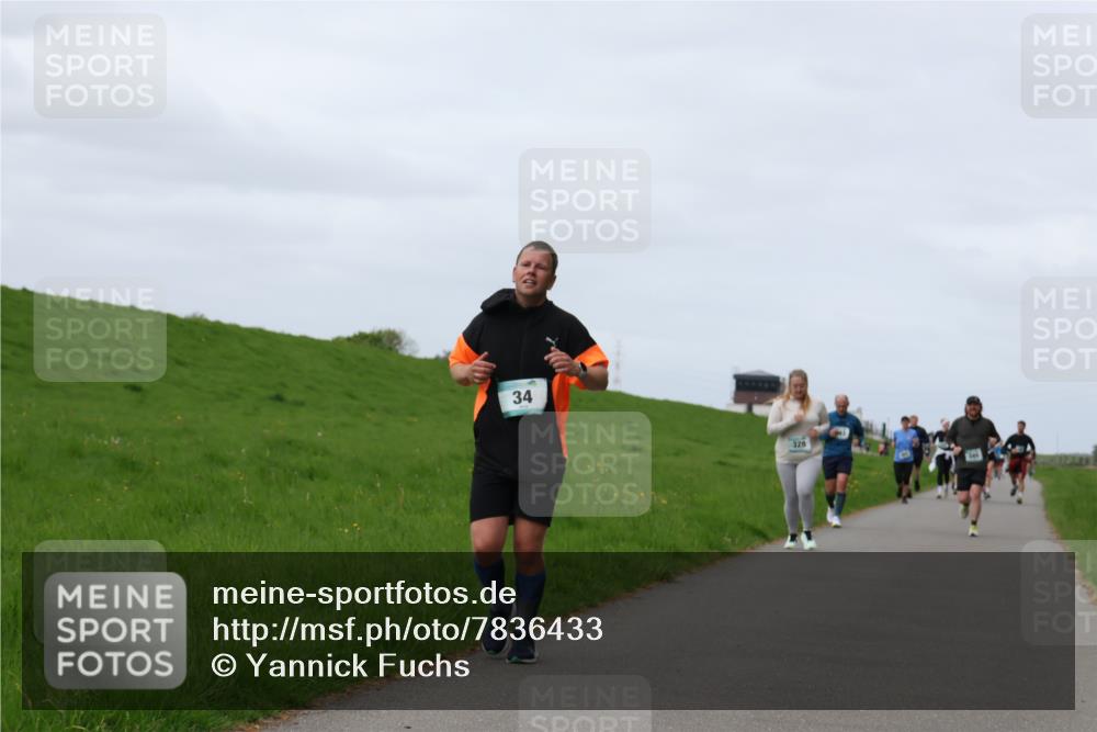 04.05.2025 - 8. Wedeler Halbmarathon Yannick Fuchs http://msf.ph/oto/7836433 04.05.2025 11:45:34 Laufen 34, 328 meine-sportfotos.de
