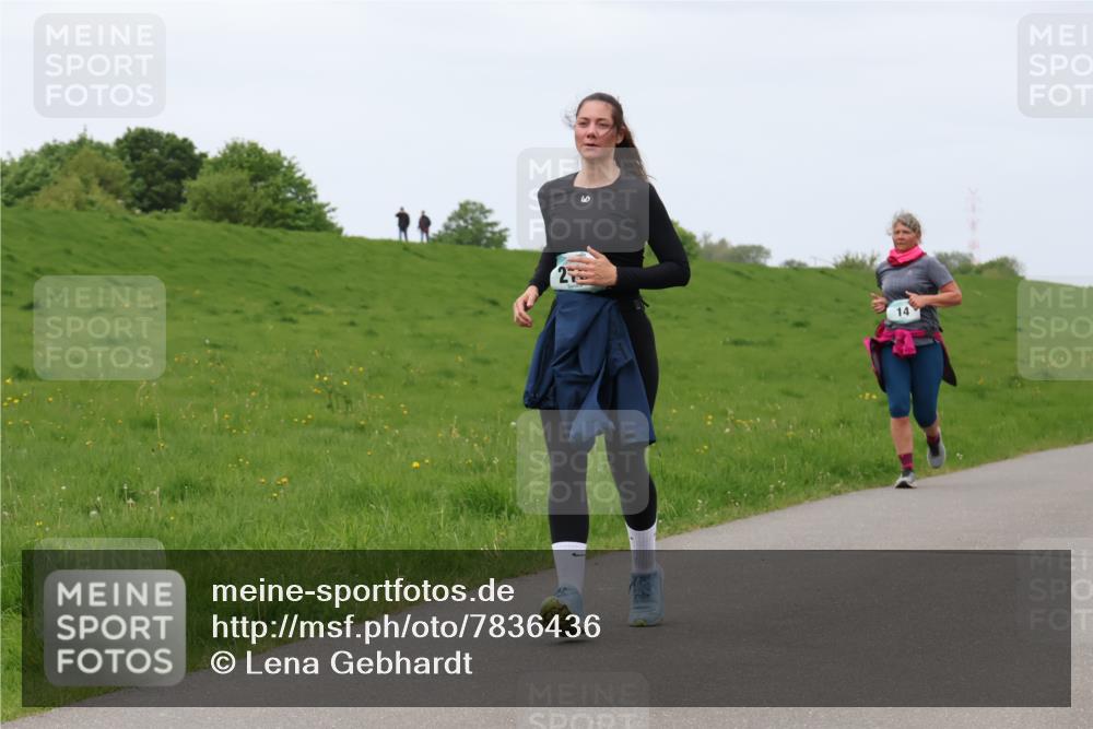 04.05.2025 - 8. Wedeler Halbmarathon Lena Gebhardt http://msf.ph/oto/7836436 04.05.2025 11:30:47 Laufen 6, 14 meine-sportfotos.de