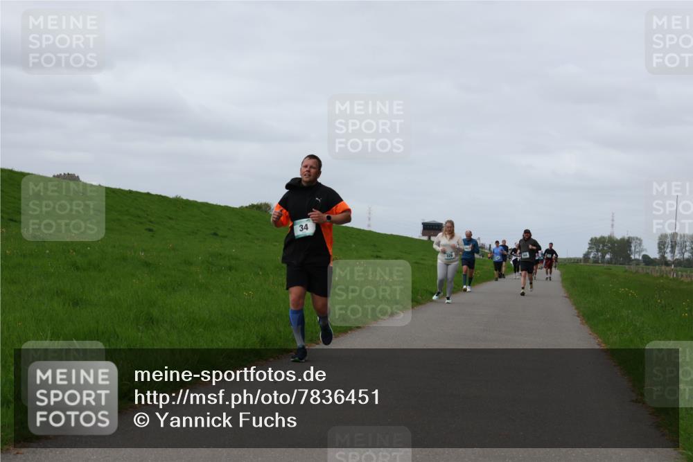 04.05.2025 - 8. Wedeler Halbmarathon Yannick Fuchs http://msf.ph/oto/7836451 04.05.2025 11:45:34 Laufen 34 meine-sportfotos.de