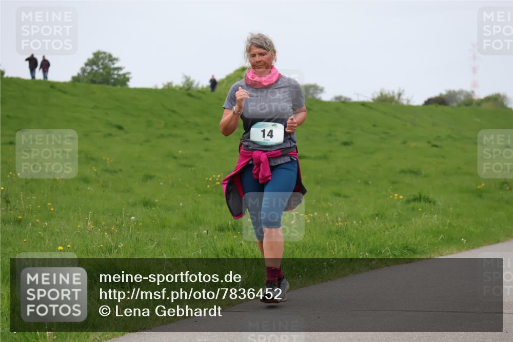 04.05.2025 - 8. Wedeler Halbmarathon Lena Gebhardt http://msf.ph/oto/7836452 04.05.2025 11:30:49 Laufen 14 meine-sportfotos.de