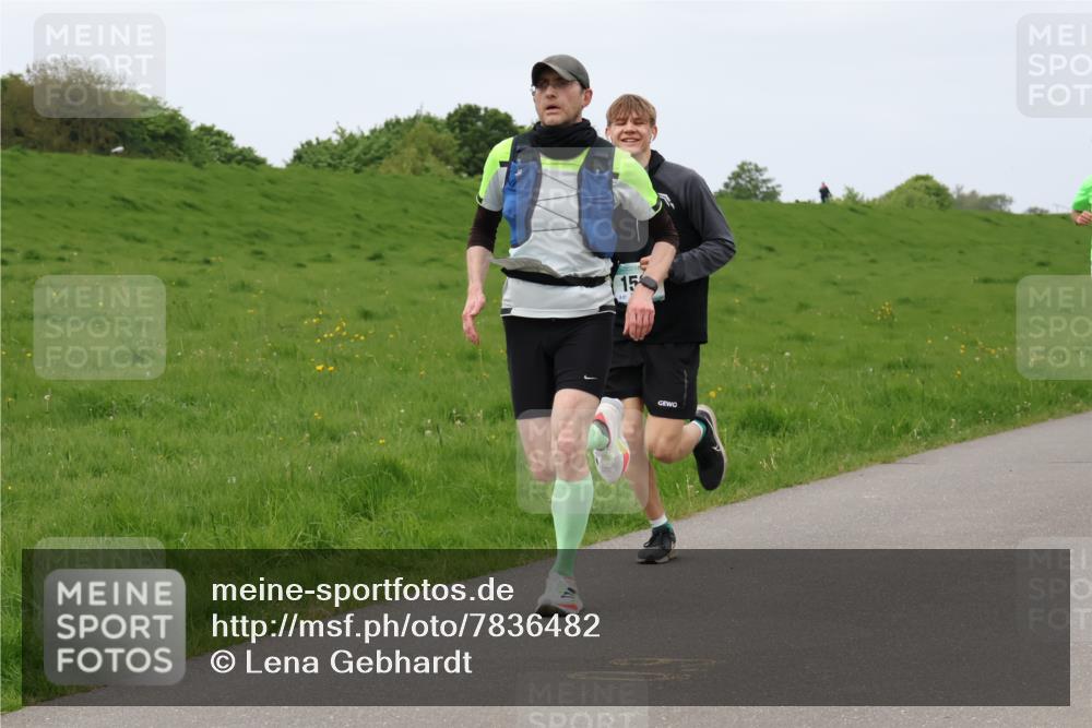 04.05.2025 - 8. Wedeler Halbmarathon Lena Gebhardt http://msf.ph/oto/7836482 04.05.2025 11:31:01 Laufen 15 meine-sportfotos.de