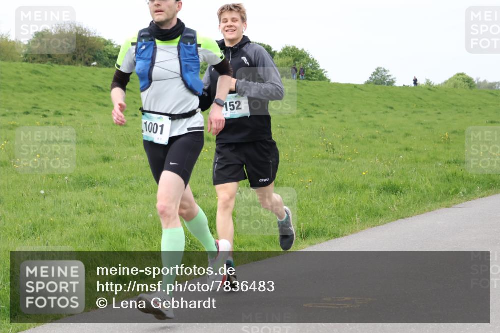 04.05.2025 - 8. Wedeler Halbmarathon Lena Gebhardt http://msf.ph/oto/7836483 04.05.2025 11:31:01 Laufen 1001, 152, 187 meine-sportfotos.de