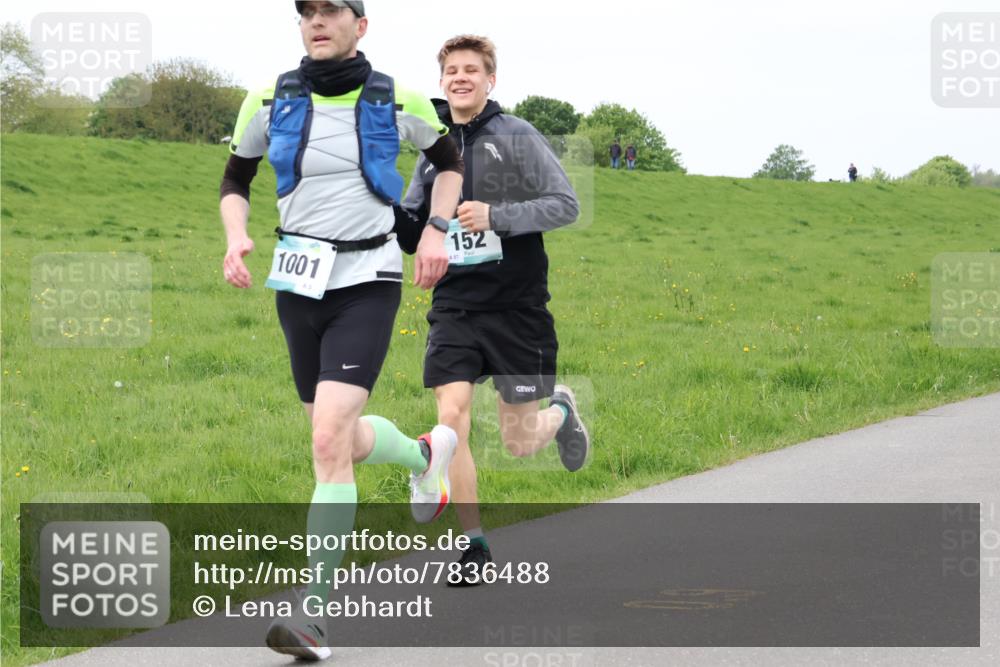 04.05.2025 - 8. Wedeler Halbmarathon Lena Gebhardt http://msf.ph/oto/7836488 04.05.2025 11:31:01 Laufen 1001, 152, 87 meine-sportfotos.de