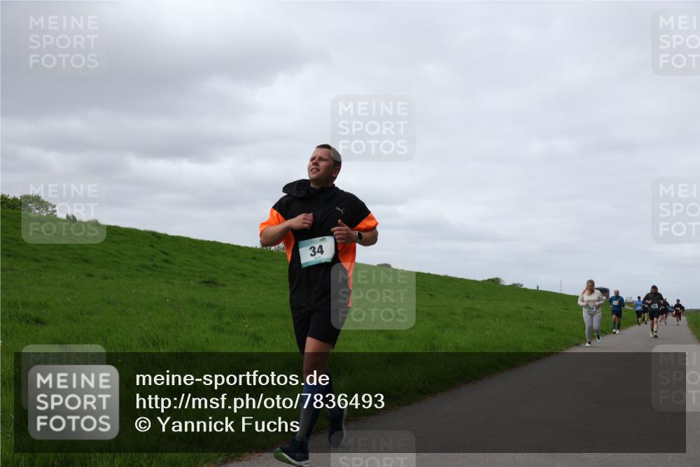 04.05.2025 - 8. Wedeler Halbmarathon Yannick Fuchs http://msf.ph/oto/7836493 04.05.2025 11:45:36 Laufen 34 meine-sportfotos.de