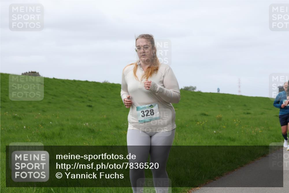 04.05.2025 - 8. Wedeler Halbmarathon Yannick Fuchs http://msf.ph/oto/7836520 04.05.2025 11:45:40 Laufen 328 meine-sportfotos.de