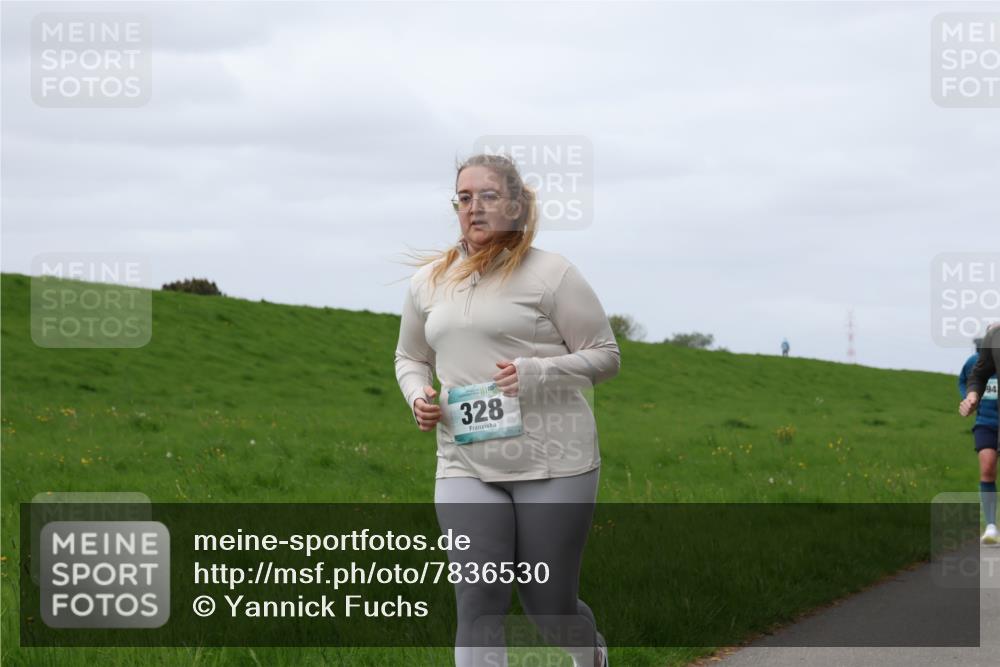 04.05.2025 - 8. Wedeler Halbmarathon Yannick Fuchs http://msf.ph/oto/7836530 04.05.2025 11:45:40 Laufen 328, 94 meine-sportfotos.de