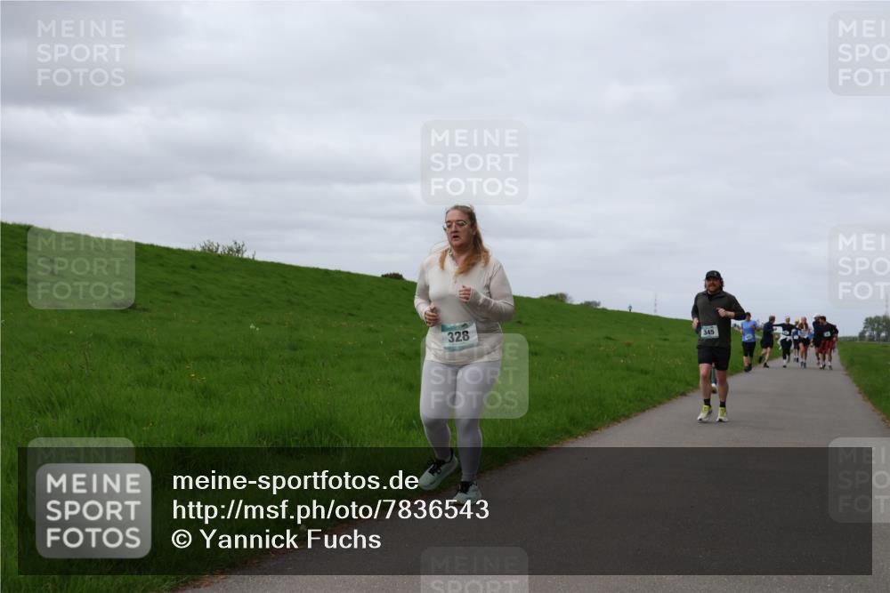 04.05.2025 - 8. Wedeler Halbmarathon Yannick Fuchs http://msf.ph/oto/7836543 04.05.2025 11:45:40 Laufen 328, 345 meine-sportfotos.de