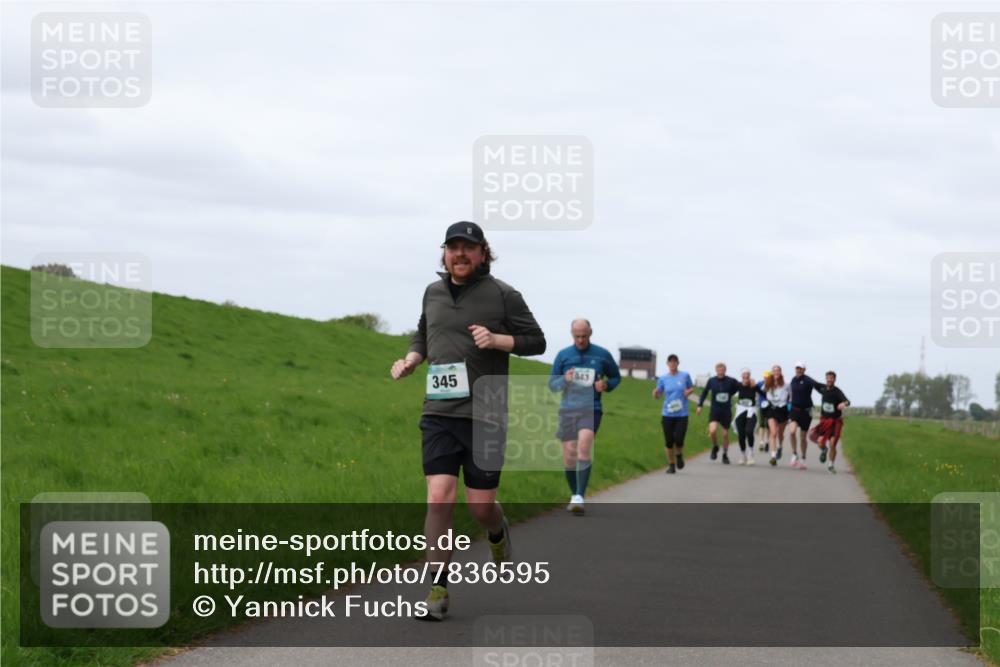 04.05.2025 - 8. Wedeler Halbmarathon Yannick Fuchs http://msf.ph/oto/7836595 04.05.2025 11:45:42 Laufen 345, 1943 meine-sportfotos.de