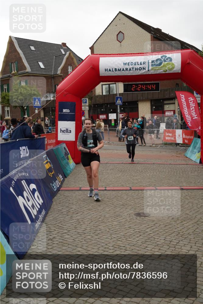 04.05.2025 - 8. Wedeler Halbmarathon Felixshl http://msf.ph/oto/7836596 04.05.2025 12:24:42 Ziel 619, 944 meine-sportfotos.de