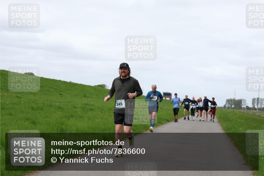 04.05.2025 - 8. Wedeler Halbmarathon Yannick Fuchs http://msf.ph/oto/7836600 04.05.2025 11:45:42 Laufen 345 meine-sportfotos.de