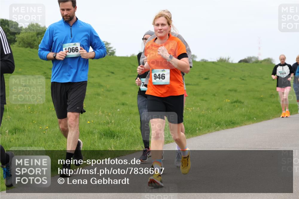 04.05.2025 - 8. Wedeler Halbmarathon Lena Gebhardt http://msf.ph/oto/7836607 04.05.2025 11:31:31 Laufen 066, 946, 1026 meine-sportfotos.de
