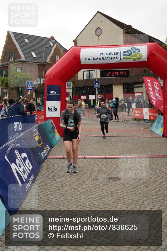 04.05.2025 - 8. Wedeler Halbmarathon Felixshl http://msf.ph/oto/7836625 04.05.2025 12:24:42 Ziel 619, 944 meine-sportfotos.de