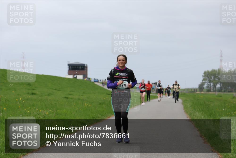 04.05.2025 - 8. Wedeler Halbmarathon Yannick Fuchs http://msf.ph/oto/7836661 04.05.2025 11:59:44 Laufen 20, 274 meine-sportfotos.de