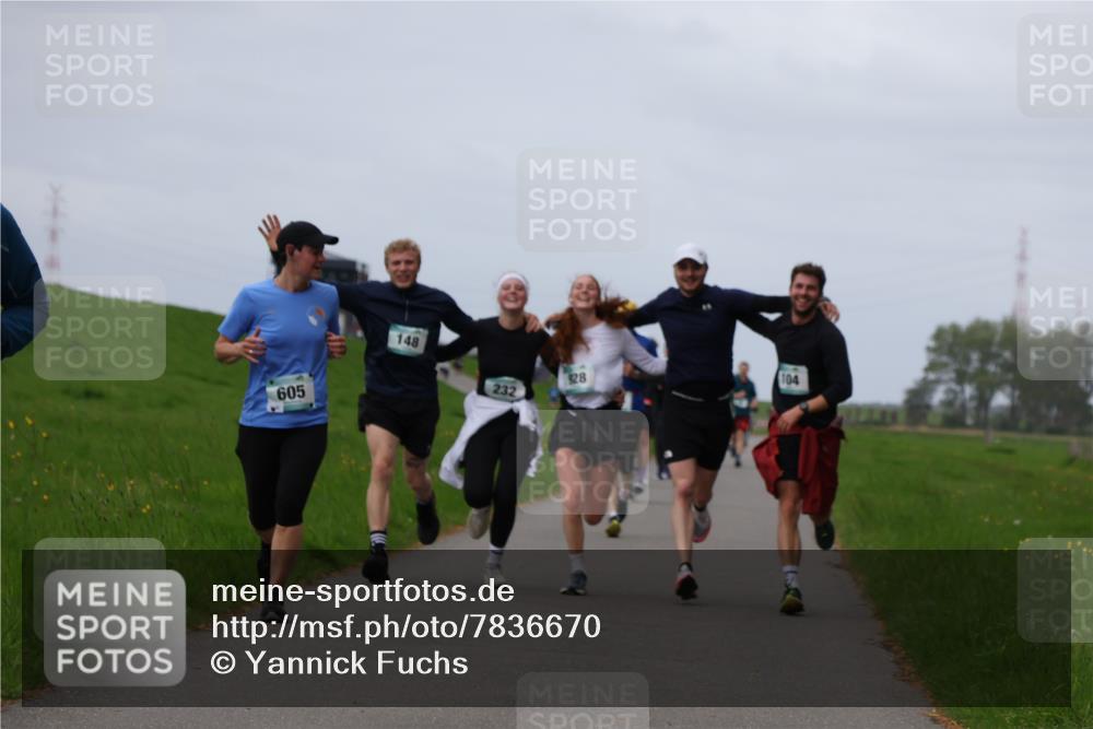 04.05.2025 - 8. Wedeler Halbmarathon Yannick Fuchs http://msf.ph/oto/7836670 04.05.2025 11:45:44 Laufen 605, 148, 104, 928, 232 meine-sportfotos.de