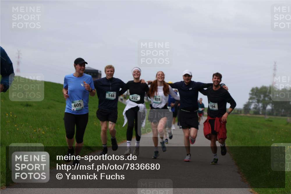 04.05.2025 - 8. Wedeler Halbmarathon Yannick Fuchs http://msf.ph/oto/7836680 04.05.2025 11:45:45 Laufen 148, 232, 928, 104, 605 meine-sportfotos.de