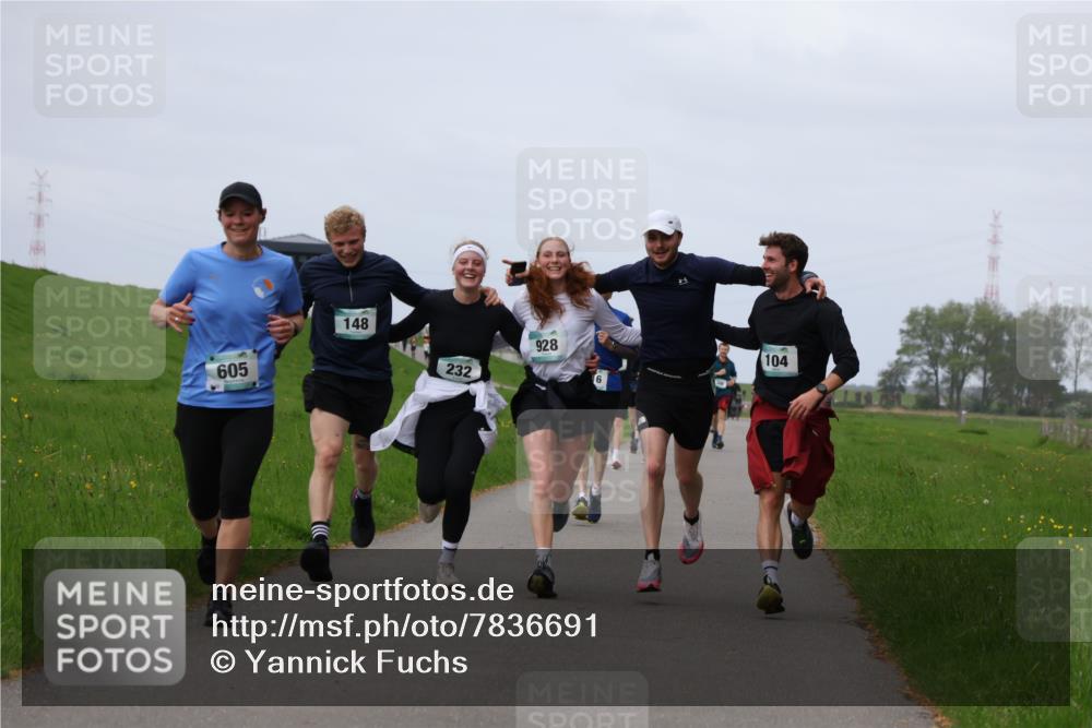 04.05.2025 - 8. Wedeler Halbmarathon Yannick Fuchs http://msf.ph/oto/7836691 04.05.2025 11:45:45 Laufen 605, 148, 232, 928, 104 meine-sportfotos.de
