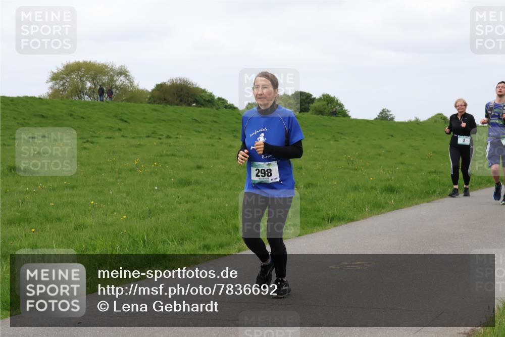 04.05.2025 - 8. Wedeler Halbmarathon Lena Gebhardt http://msf.ph/oto/7836692 04.05.2025 11:31:43 Laufen 298, 140 meine-sportfotos.de