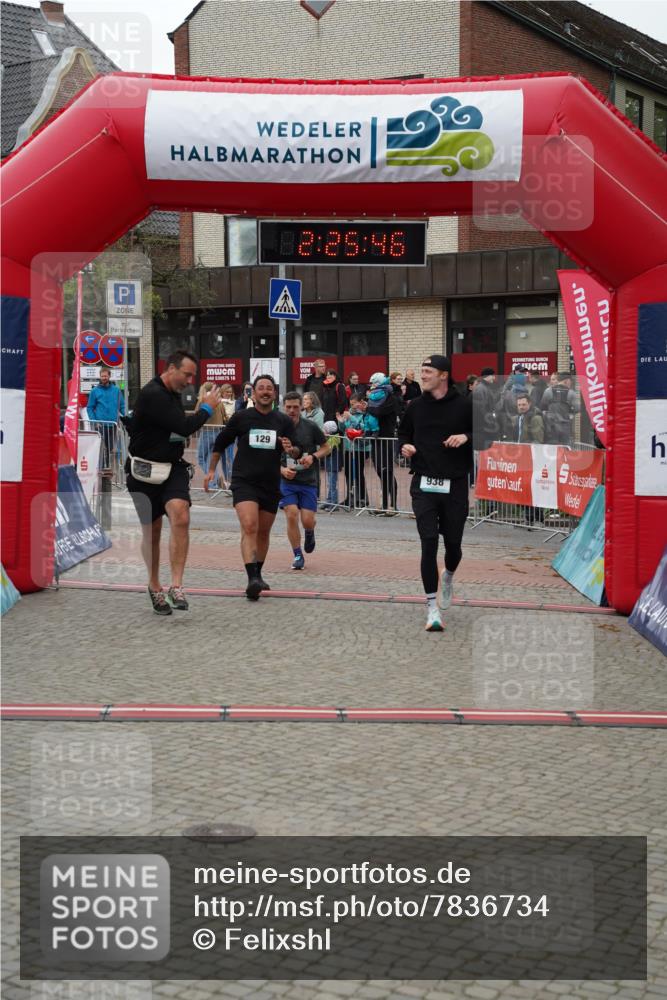 04.05.2025 - 8. Wedeler Halbmarathon Felixshl http://msf.ph/oto/7836734 04.05.2025 12:25:44 Ziel 41, 129, 133, 938 meine-sportfotos.de