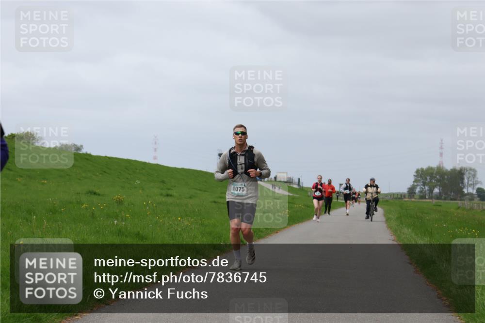 04.05.2025 - 8. Wedeler Halbmarathon Yannick Fuchs http://msf.ph/oto/7836745 04.05.2025 11:59:50 Laufen 1075 meine-sportfotos.de