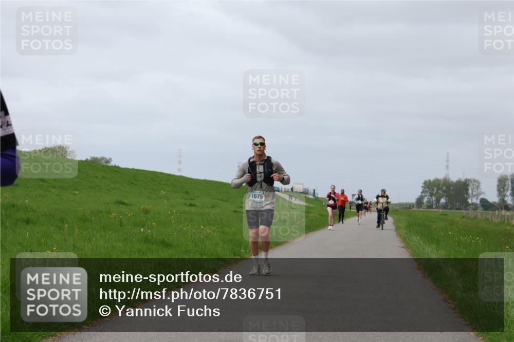 04.05.2025 - 8. Wedeler Halbmarathon Yannick Fuchs http://msf.ph/oto/7836751 04.05.2025 11:59:50 Laufen 1075 meine-sportfotos.de