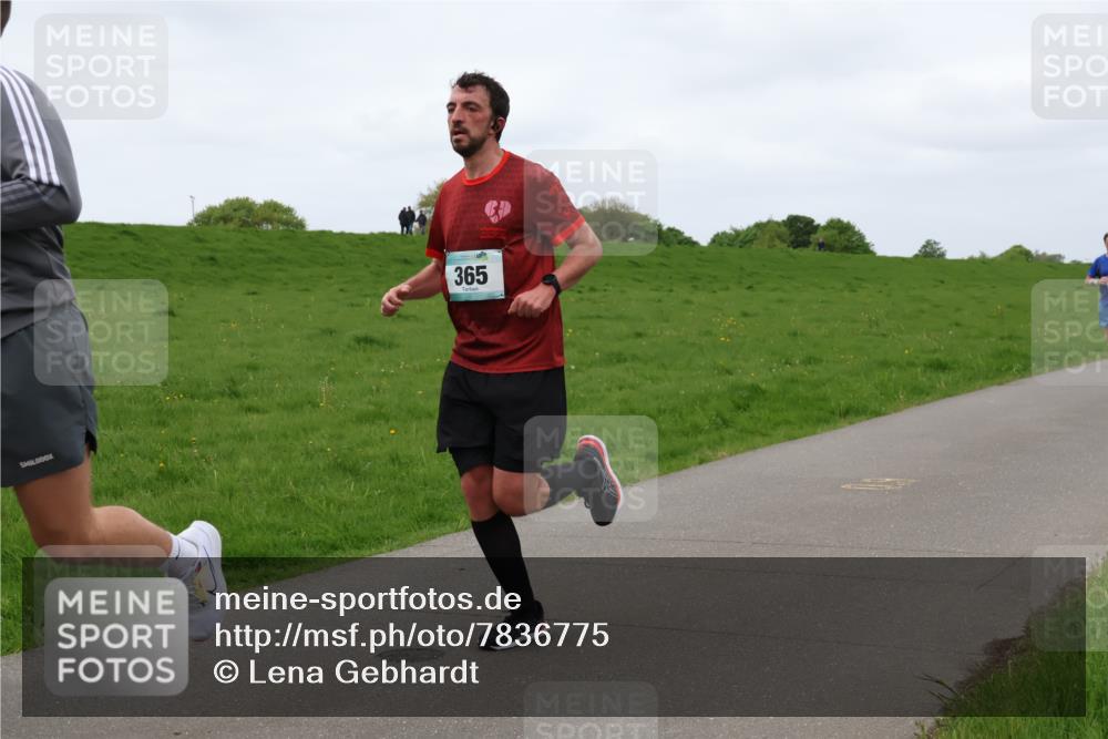 04.05.2025 - 8. Wedeler Halbmarathon Lena Gebhardt http://msf.ph/oto/7836775 04.05.2025 11:31:49 Laufen 365 meine-sportfotos.de