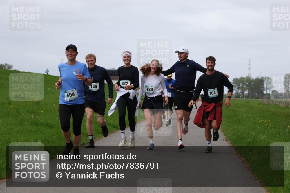 04.05.2025 - 8. Wedeler Halbmarathon Yannick Fuchs http://msf.ph/oto/7836791 04.05.2025 11:45:47 Laufen 148, 605, 232, 928, 16, 104 meine-sportfotos.de